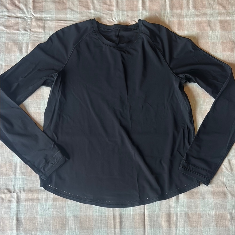 Lululemon Size 4 Women's Black Long Sleeve Top